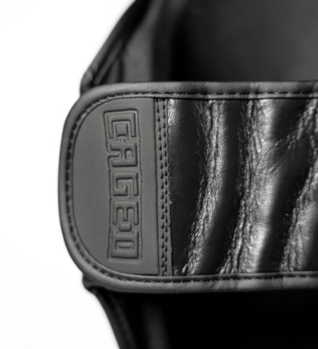 Caged Kickboks Scheenbeschermers ’X’ Series - Zwart/Zwart - Scheenbeschermers