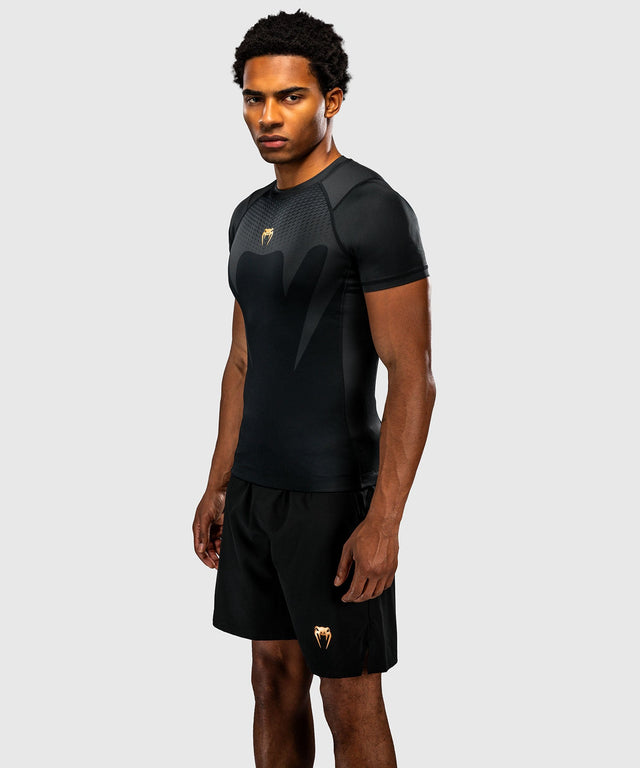 Venum Rashguard Attack Korte Mouwen - Zwart/Goud