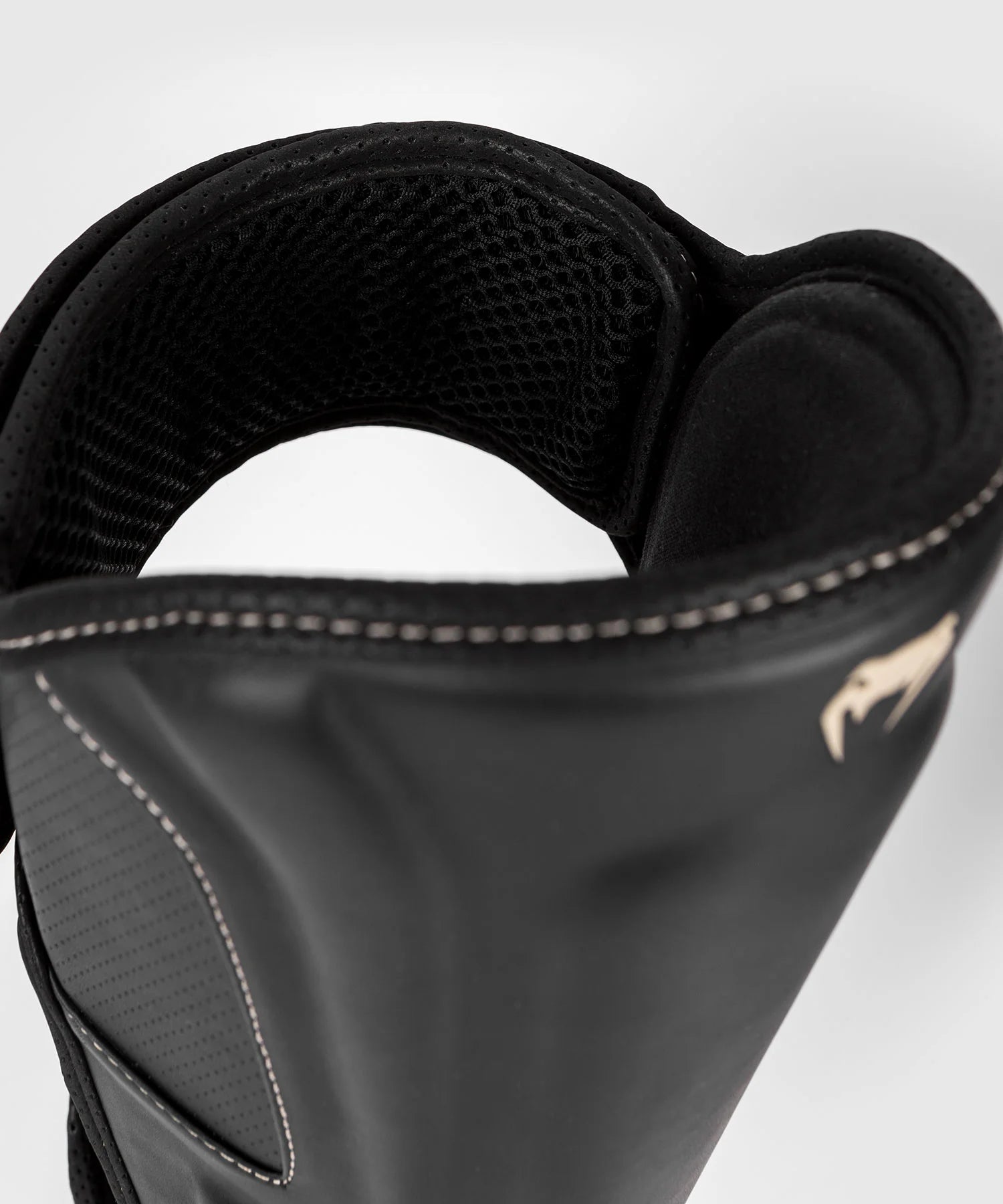 Venum Kickboks Scheenbeschermers Impact Evo - Zwart