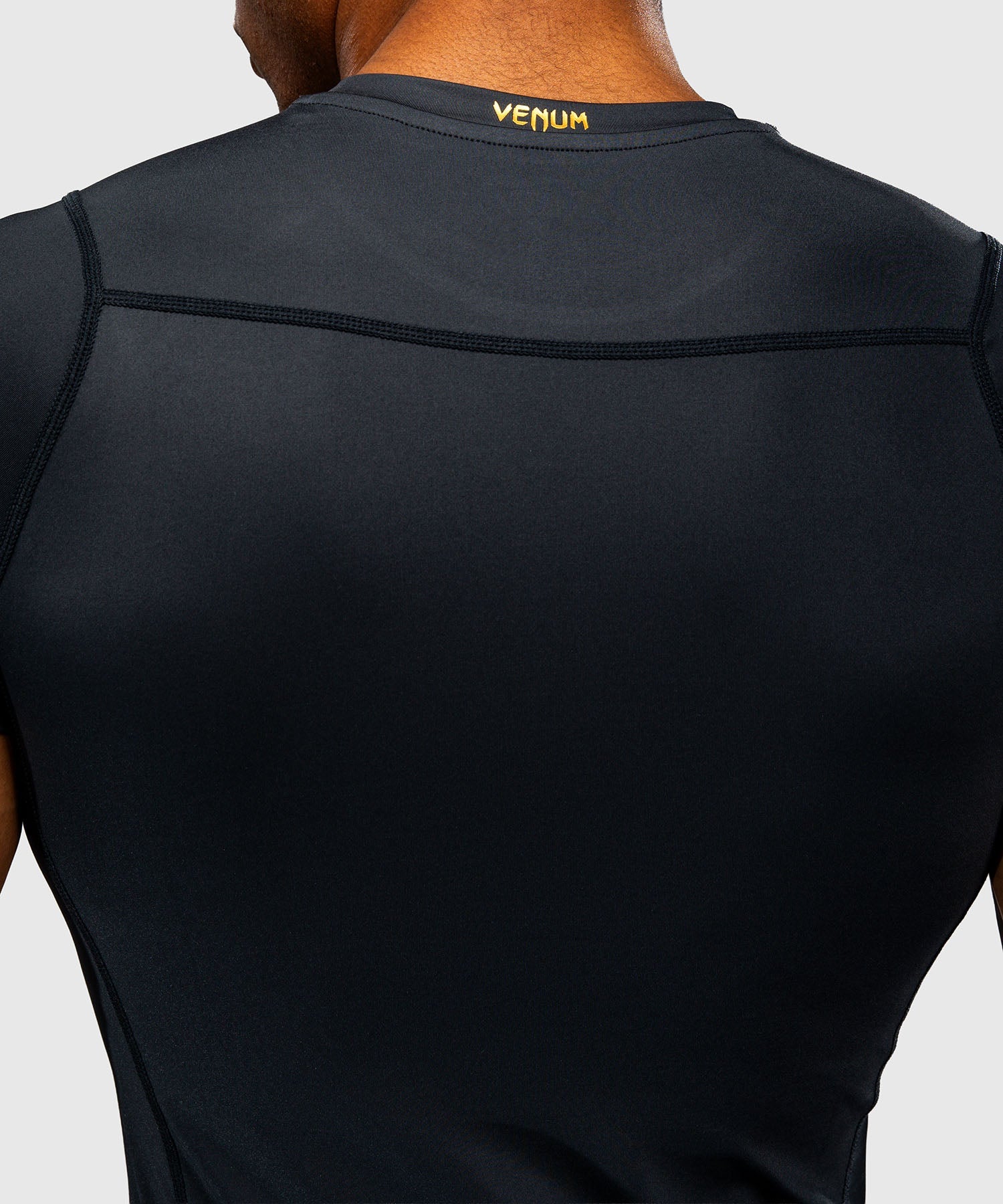 Venum Rashguard Attack Korte Mouwen - Zwart/Goud