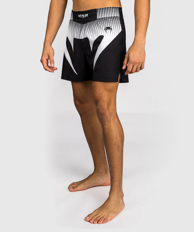 Calções de MMA Venum No Gi – Preto/Branco