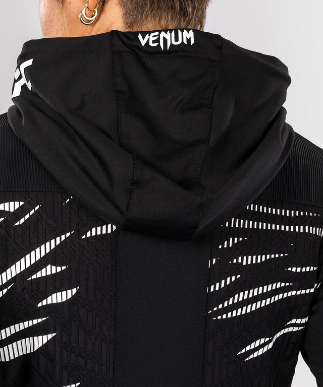 Moletom Venum UFC Fusion para mulher by Authentic Fight – Preto