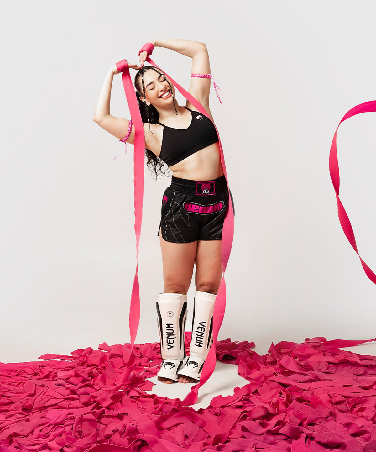Venum Muay Thai Shorts x Dua - Zwart/Fuchsia Roze