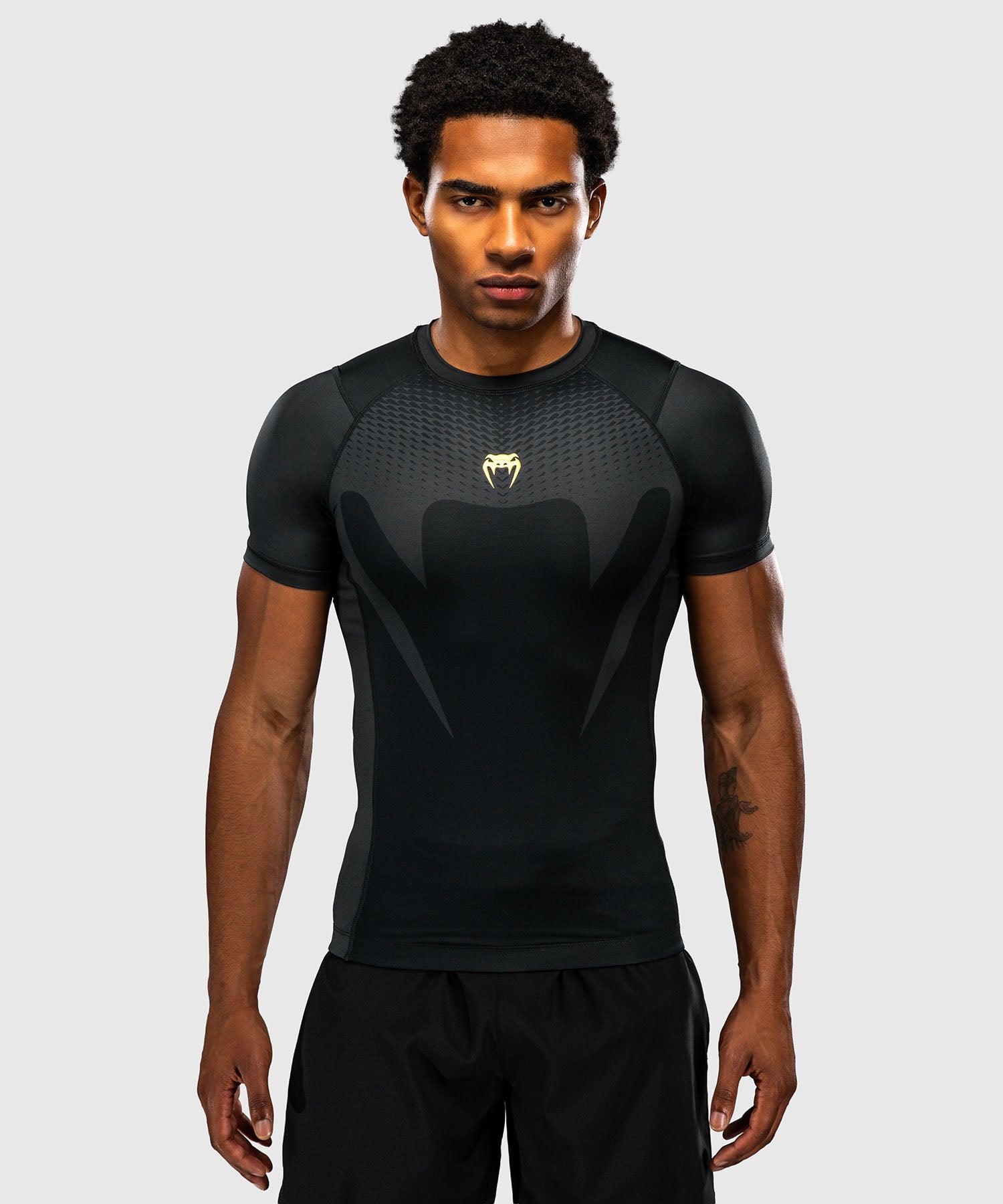 Venum Rashguard Attack Korte Mouwen - Zwart/Goud