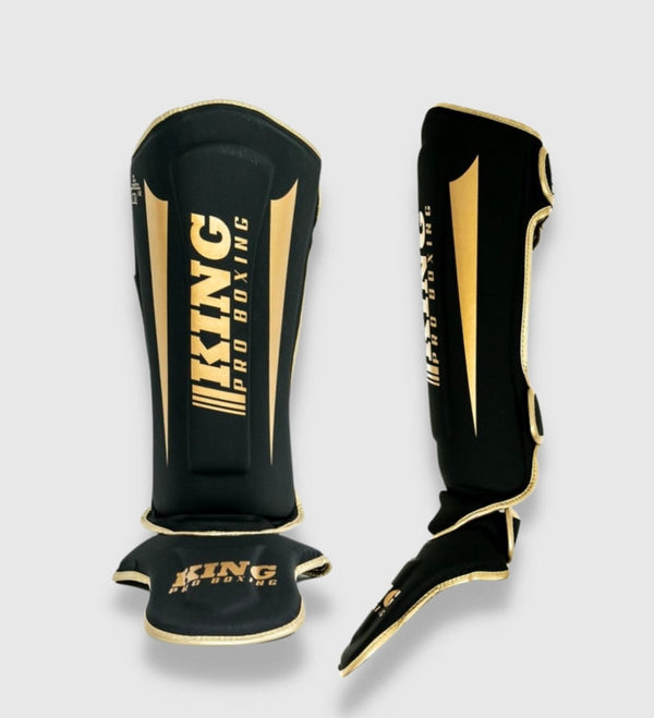 King Pro Boxing Kickboks Scheenbeschermers Revo - Zwart/Goud