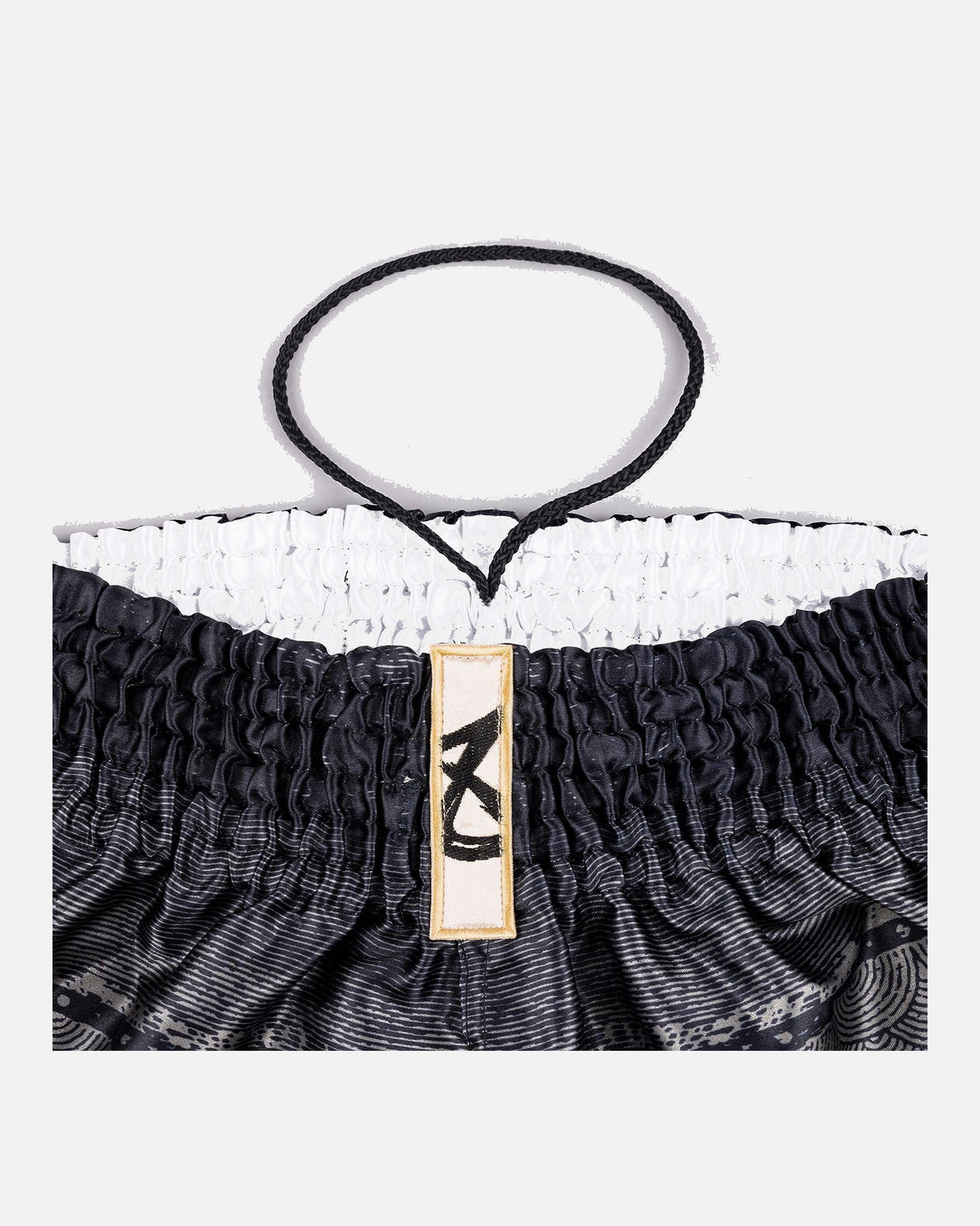 8 WEAPONS Muay Thai Shorts Hanuman - Zwart/Goud