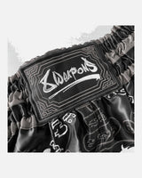 8 WEAPONS Muay Thai Shorts 8 Ways Yant 2.0 - Zwart