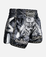 8 WEAPONS Muay Thai Shorts Bone Island - Zwart