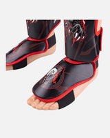 8 WEAPONS Scheenbeschermers Beastial Wolf - Zwart/Rood