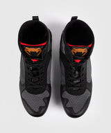 Venum-Elite-boksschoenen-donkergrijs-goud