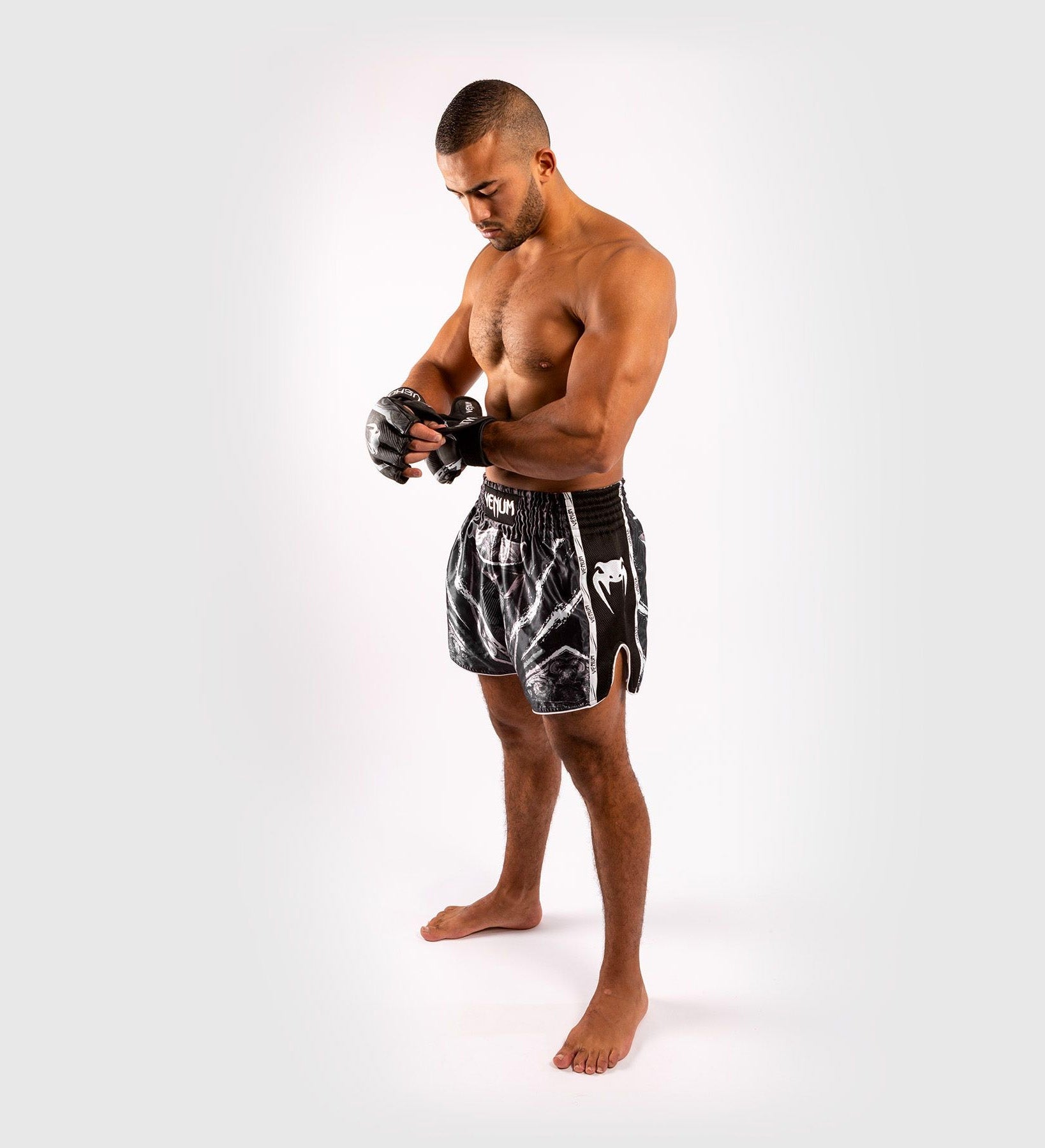 Venum Kickboks Broekje GLDTR 4.0 - Zwart/Grijs - Shorts