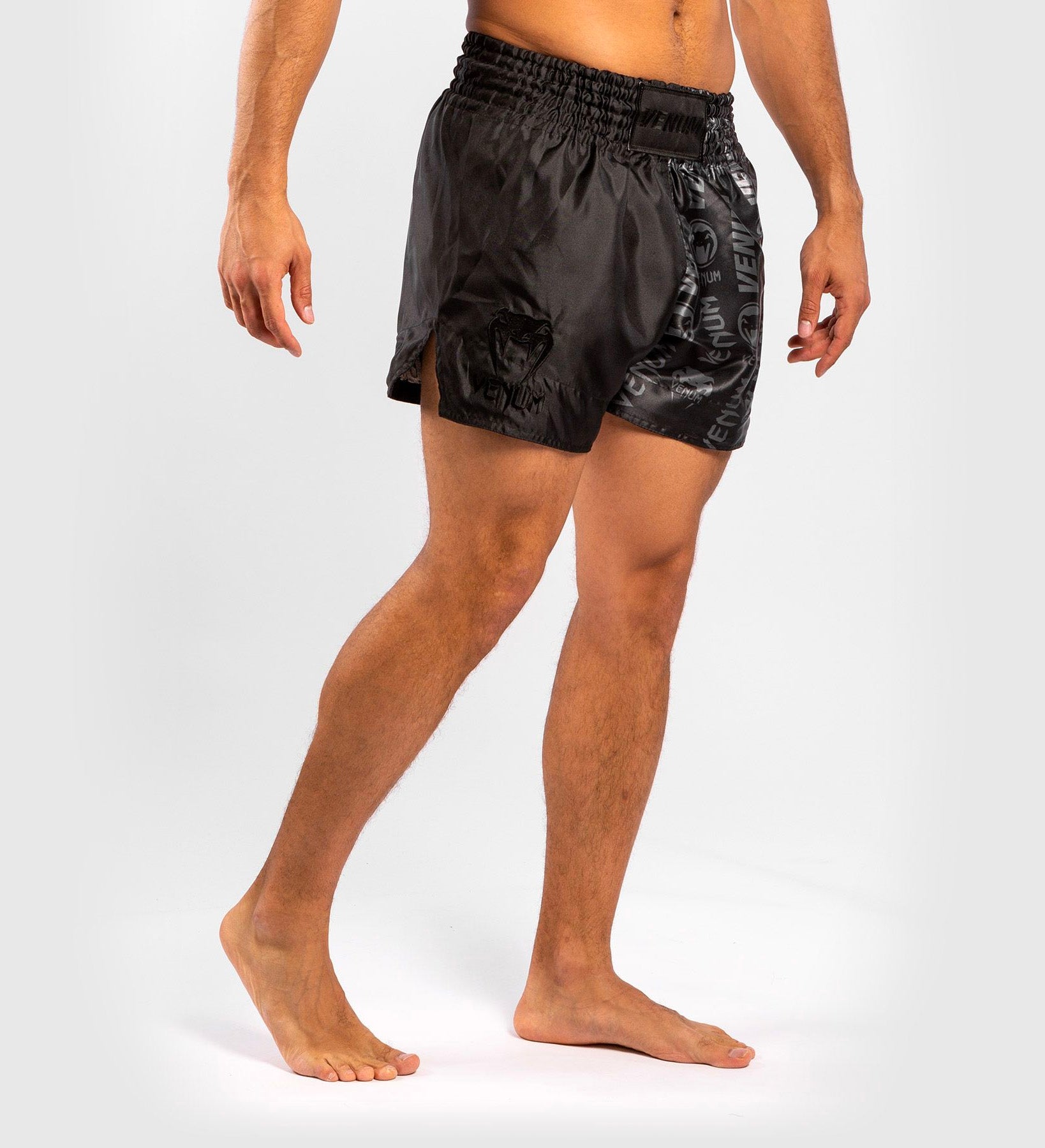 Venum Kickboks Broekje Logos - Zwart - Shorts