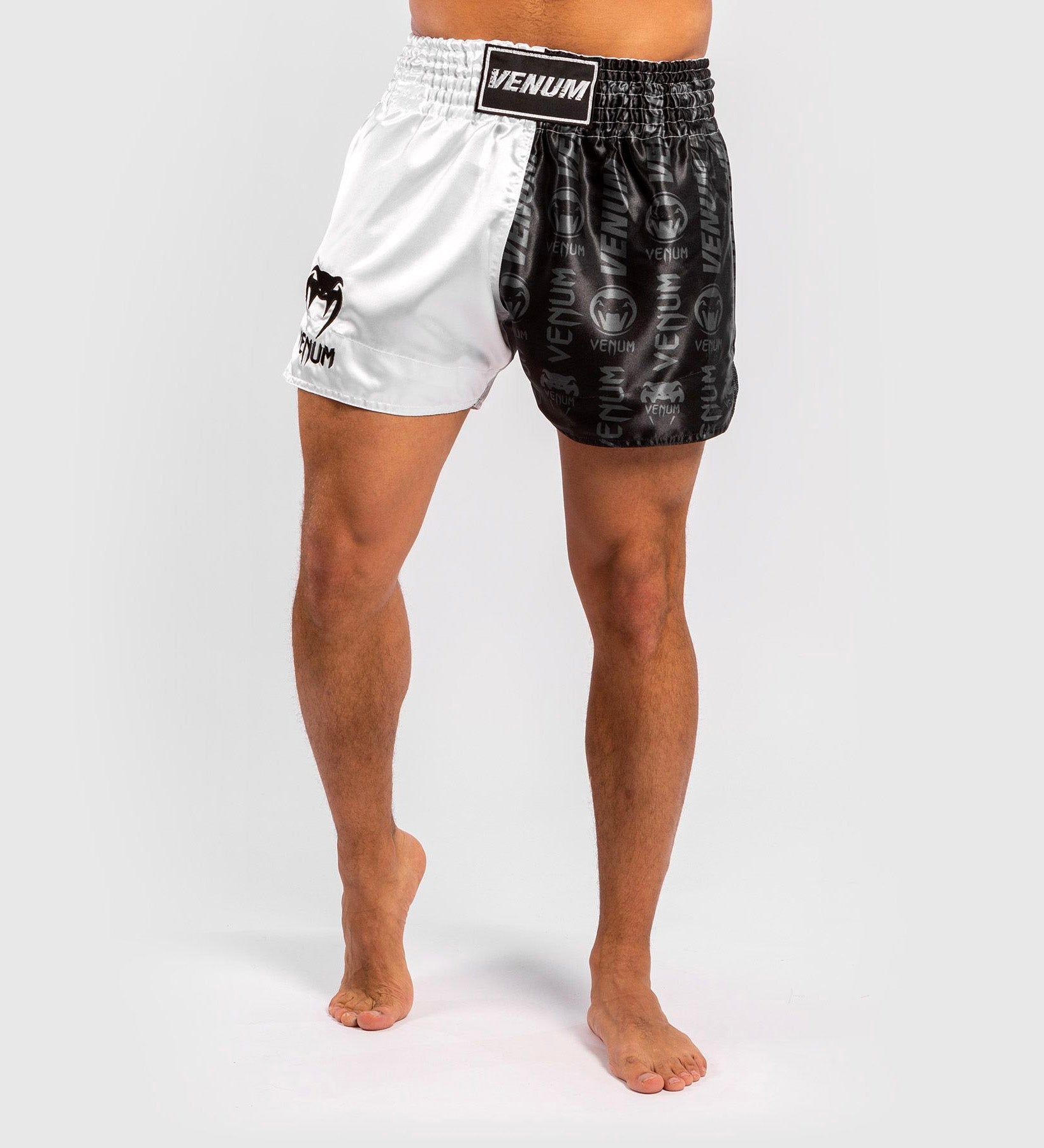 Venum Kickboks Broekje Logos - Zwart/Wit - Shorts