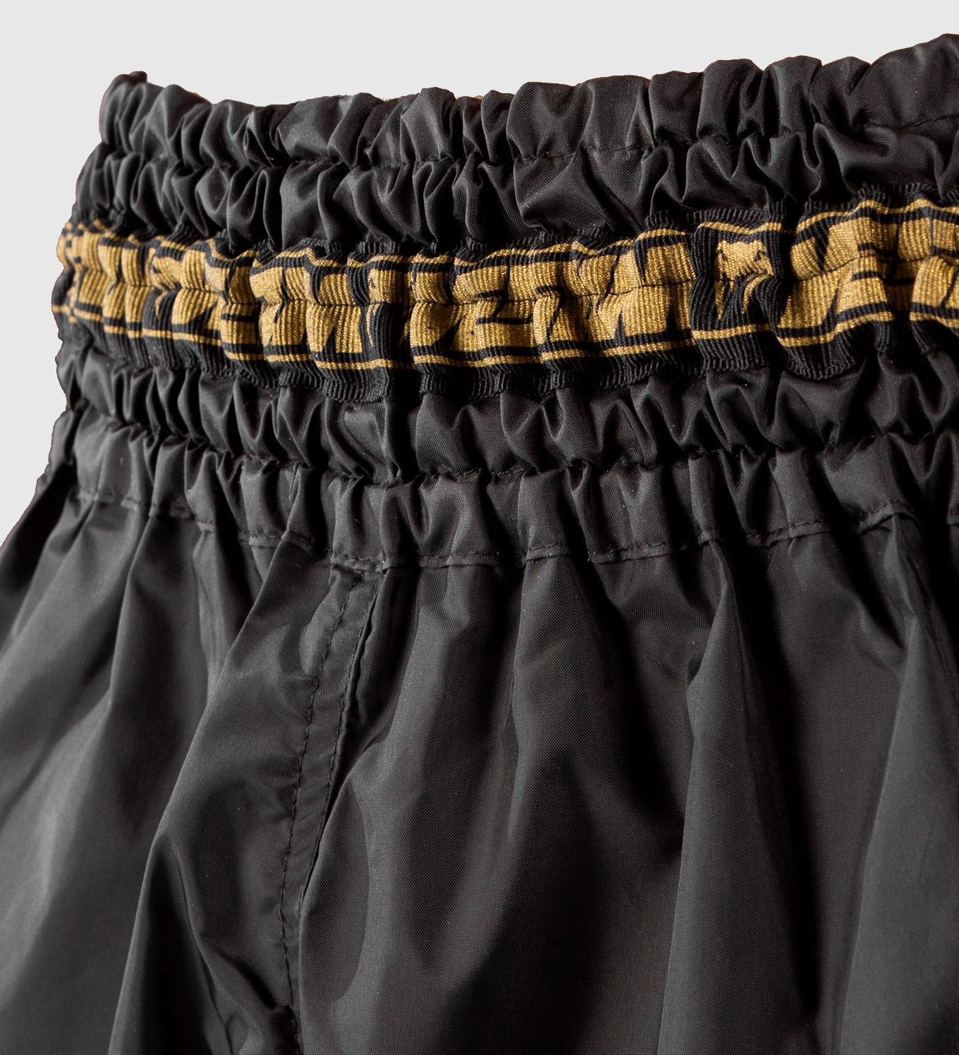 Venum Kickboks Broekje Parachute - Zwart/Goud - Shorts