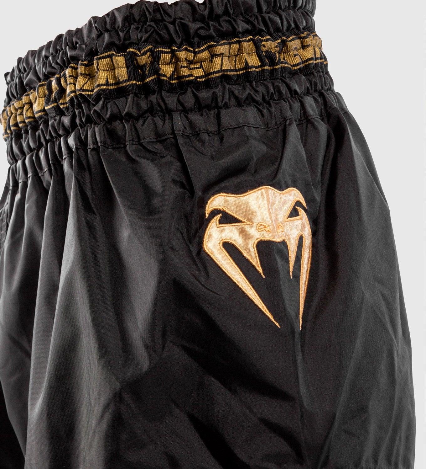 Venum Kickboks Broekje Parachute - Zwart/Goud - Shorts