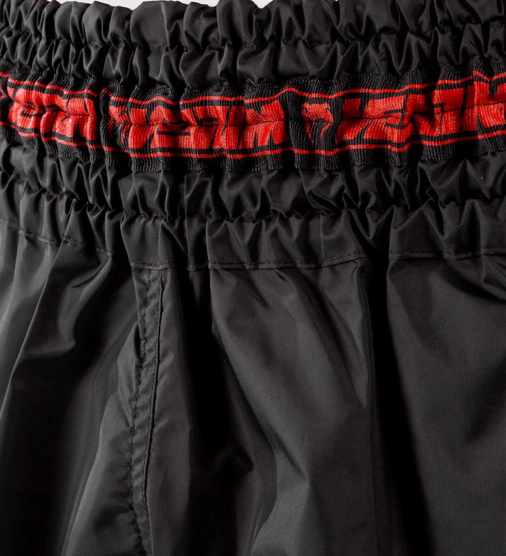 Venum Kickboks Broekje Parachute - Zwart/Rood - Shorts