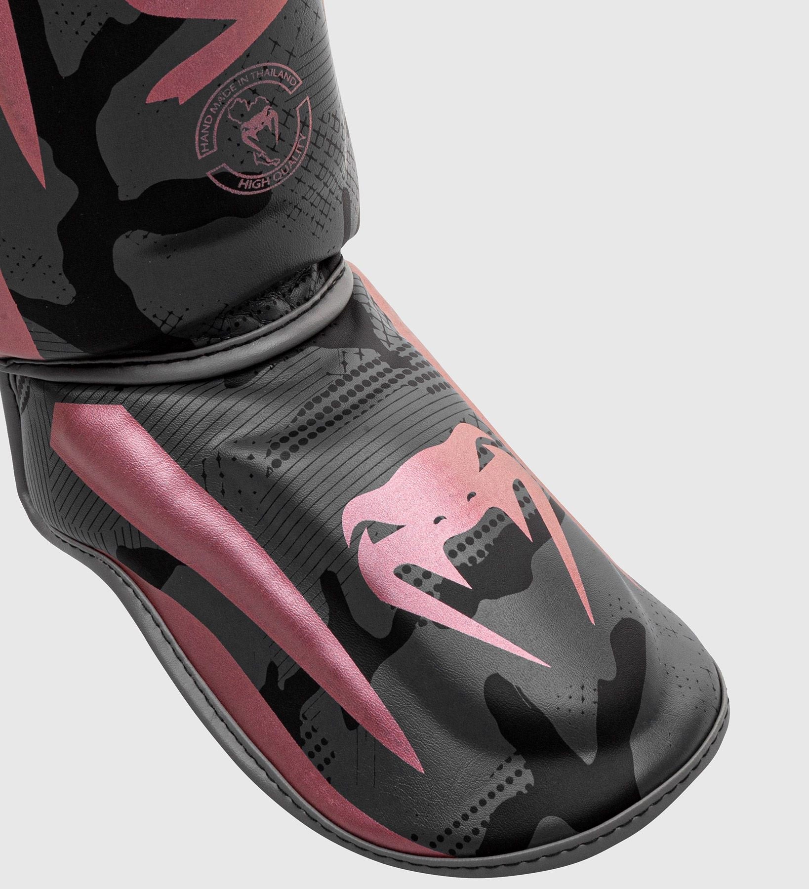 Venum Kickboks Scheenbeschermers Elite - Camo Grijs/Roze - Scheenbeschermers