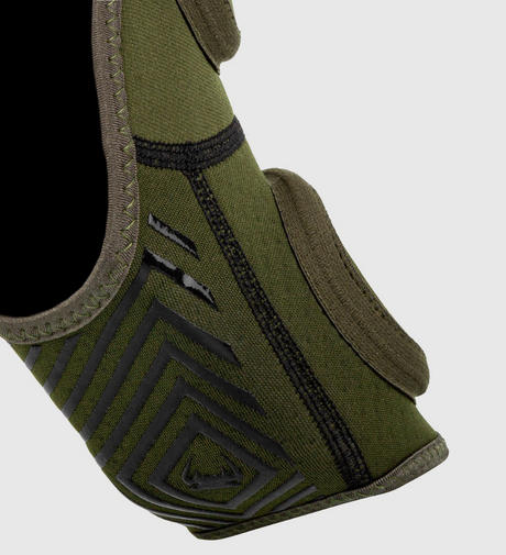 Venum Kickboks Scheenbeschermers Kontact Evo - Kaki Groen/Goud - Scheenbeschermers