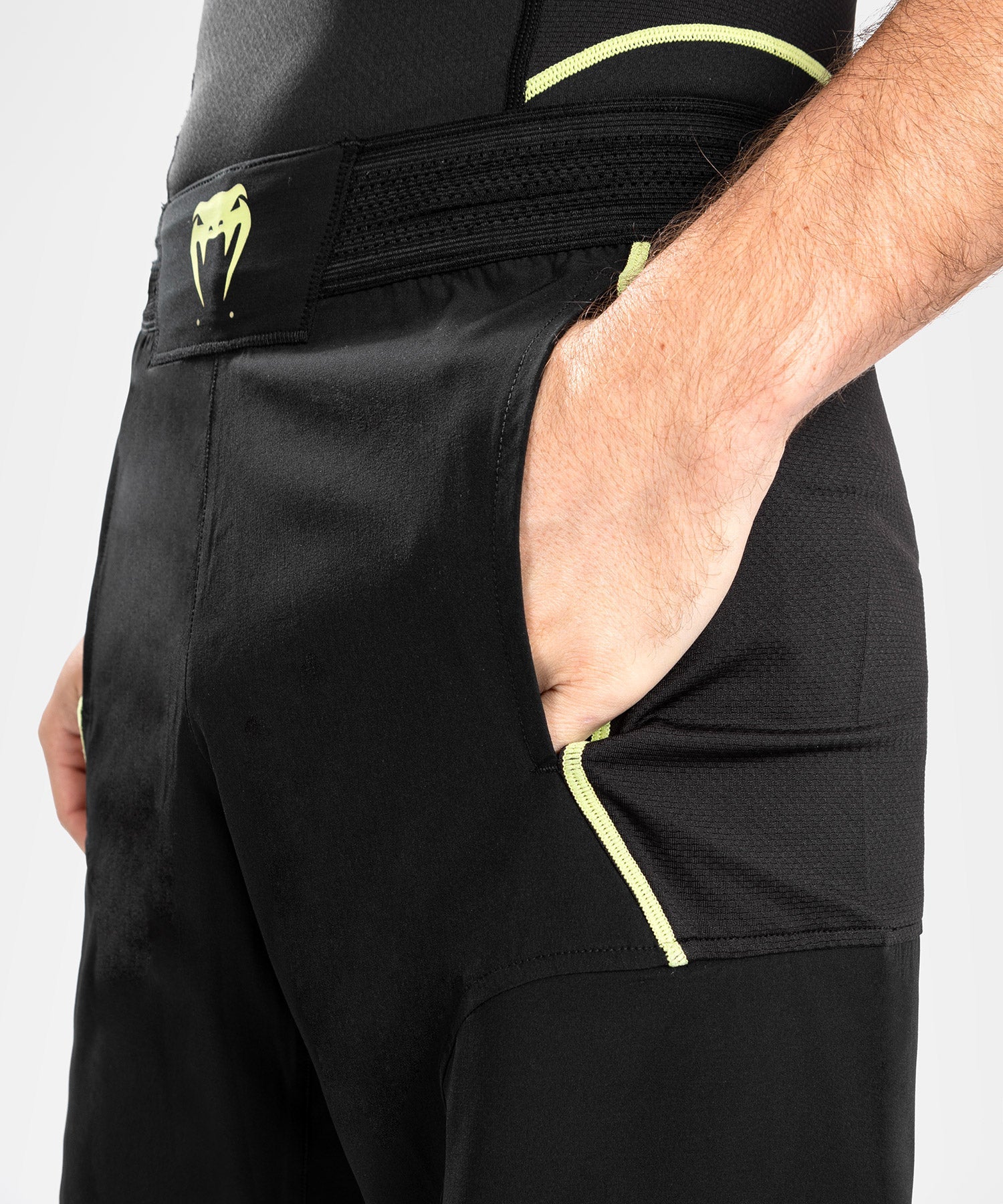 Venum MMA Broekje Fusion 2.0 - Zwart/Geel - Shorts