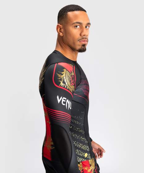 Venum x TEKKEN 8 Rashguard - Marshall Law - Zwart/Rood/Goud